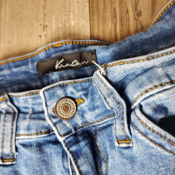 KanCan Distressed Stretchy Blue Women's Cuffed Jean Shorts Size W7/27 - Picture 3 of 16